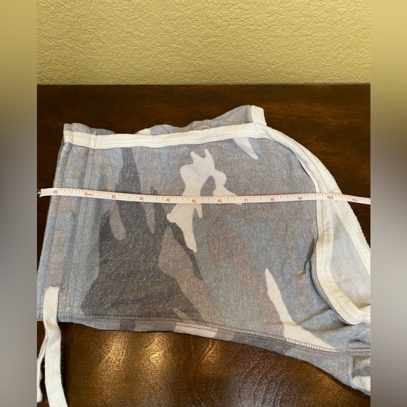 💘 AEROPOSTALE camo print shorts 💘 - Picture 1 of 5